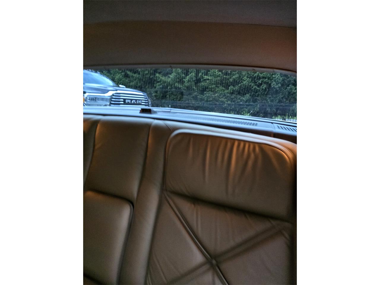 Lincoln-Continental-mark-iii-1970-White-Gold-2