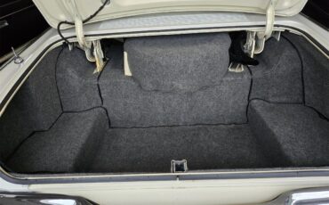 Lincoln-Continental-mark-iii-1970-White-Gold-28