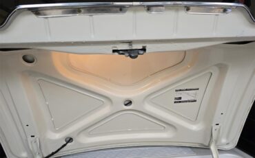 Lincoln-Continental-mark-iii-1970-White-Gold-29