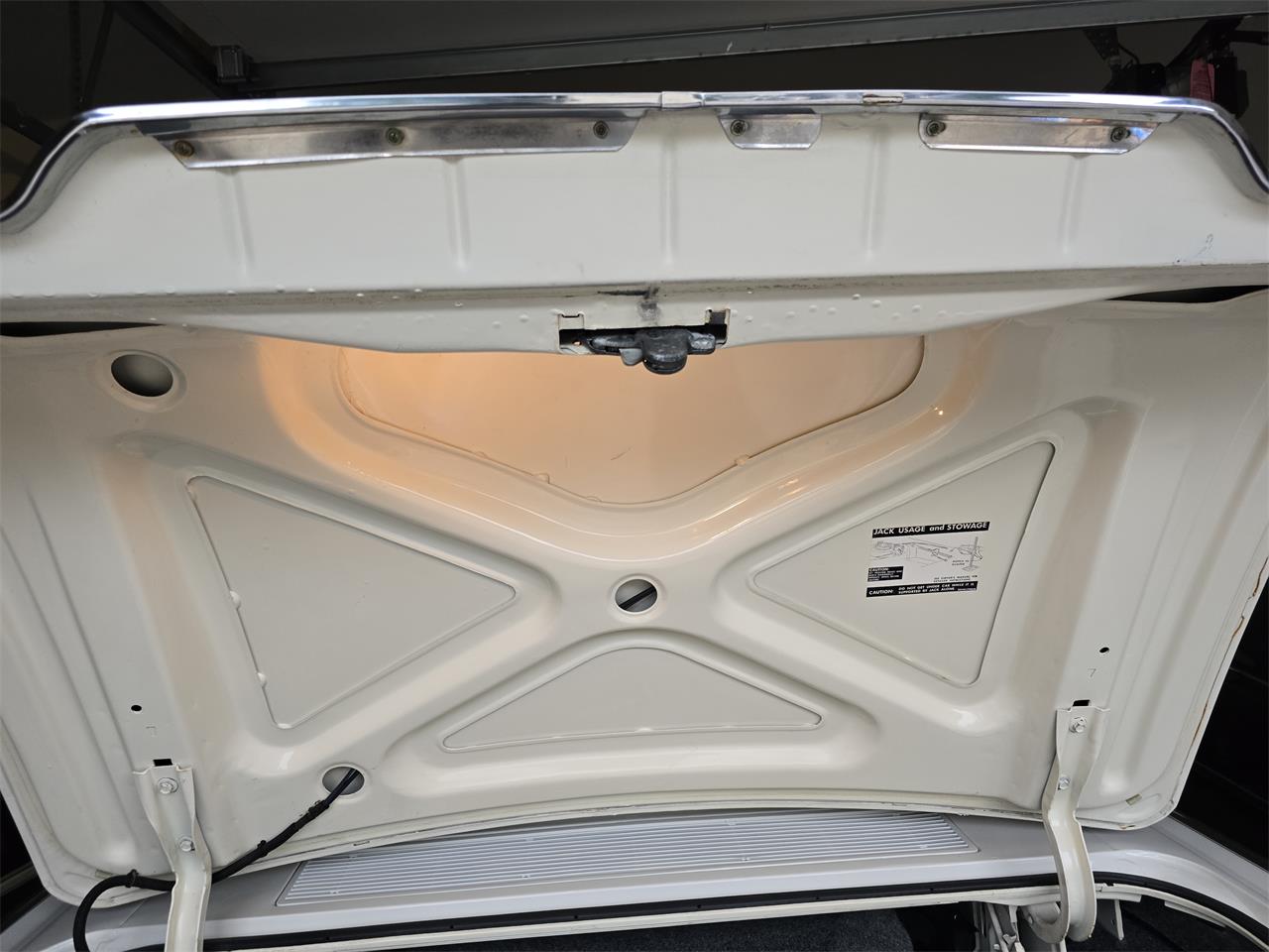 Lincoln-Continental-mark-iii-1970-White-Gold-29