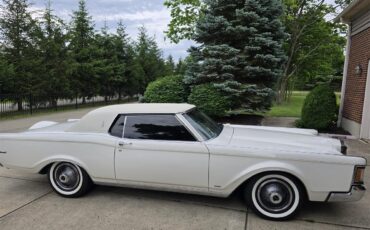 Lincoln-Continental-mark-iii-1970-White-Gold-9