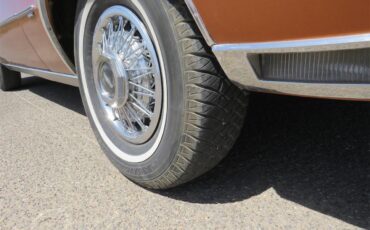 Lincoln-Continental-mark-iv-1972-Gold-Metallic-BROWN-19