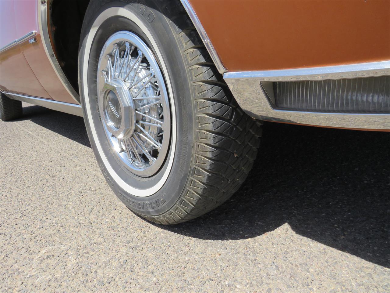 Lincoln-Continental-mark-iv-1972-Gold-Metallic-BROWN-19