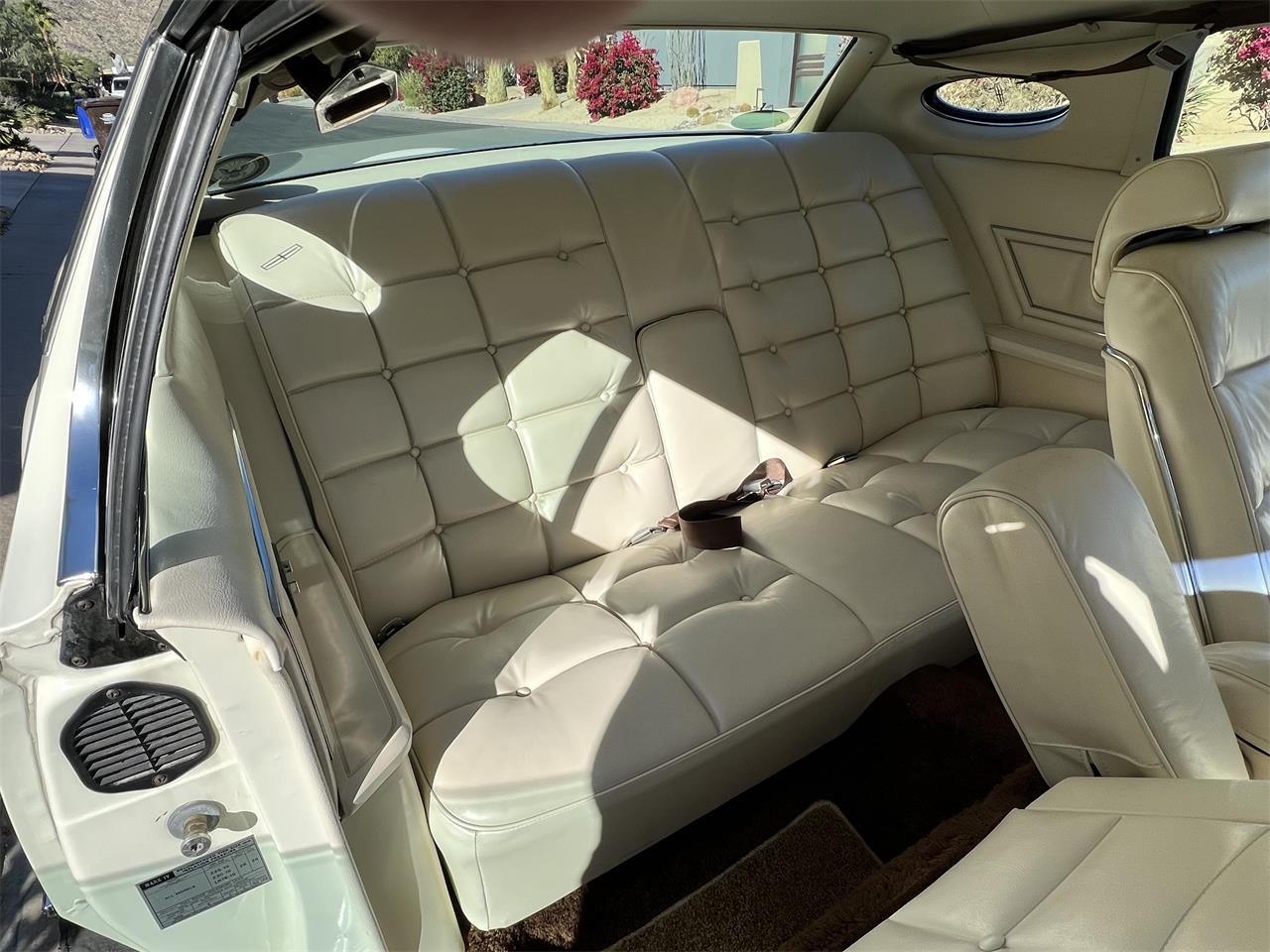 Lincoln-Continental-mark-iv-1973-WHITE-WHITE-16