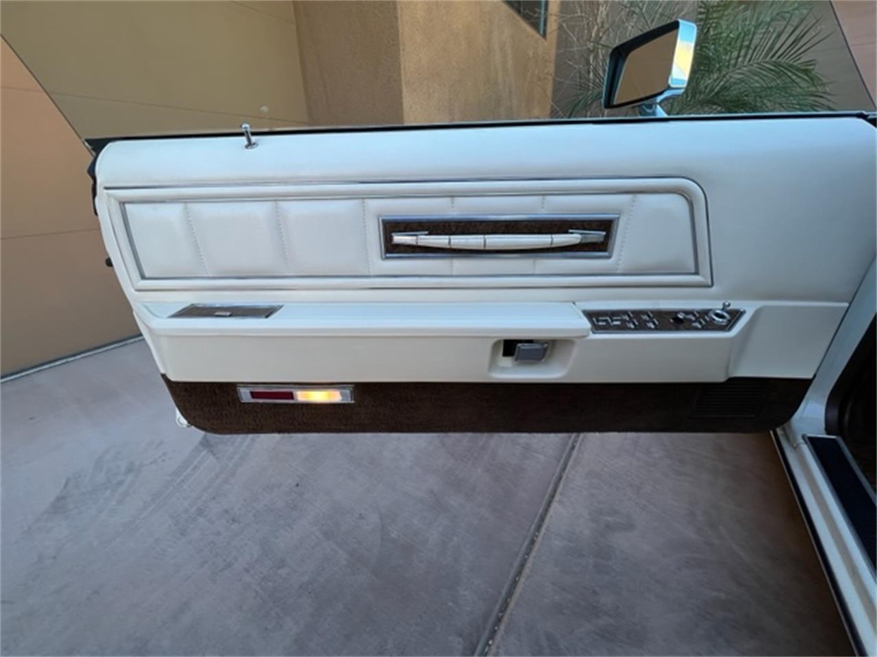 Lincoln-Continental-mark-iv-1973-WHITE-WHITE-9
