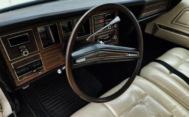 Lincoln-Continental-mark-iv-1973-White-White-11