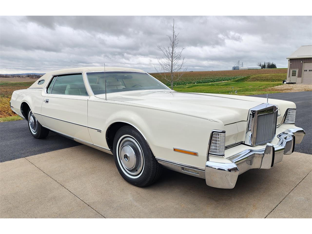 Lincoln-Continental-mark-iv-1973-White-White-2