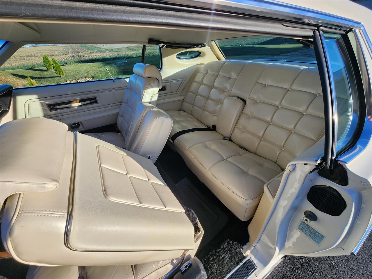 Lincoln-Continental-mark-iv-1973-White-White-22