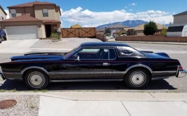 Lincoln-Continental-mark-iv-1975-Black-Red-4