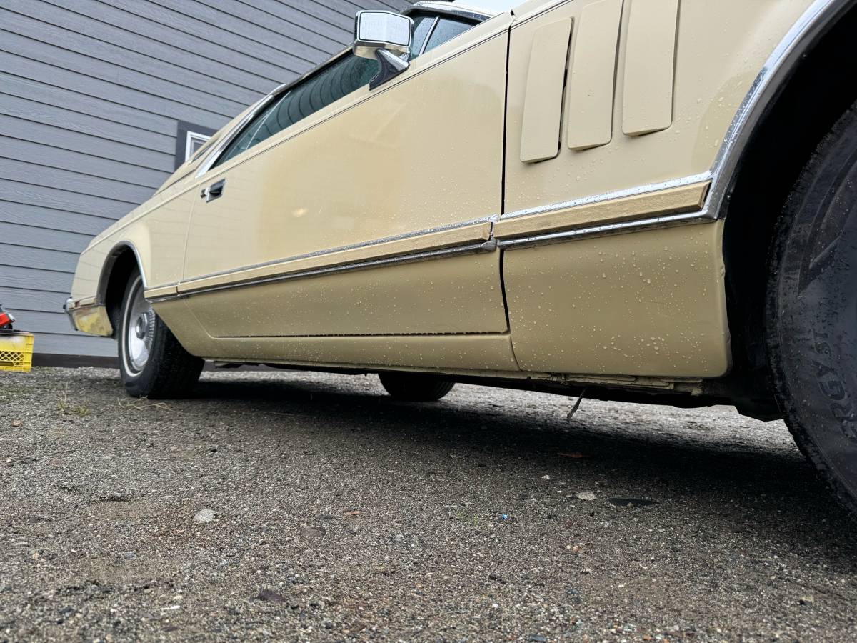 Lincoln-Continental-mark-v-1978-3