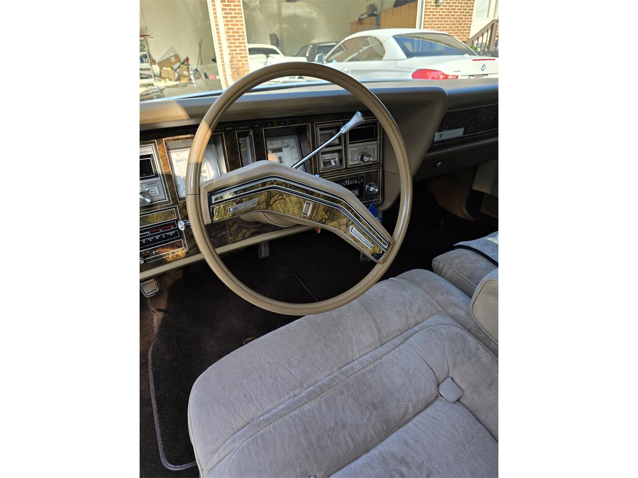 Lincoln-Continental-mark-v-1979-Brown-Beige