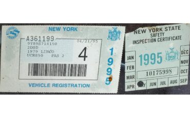 Lincoln-Continental-mark-v-1979-White-Blue-1