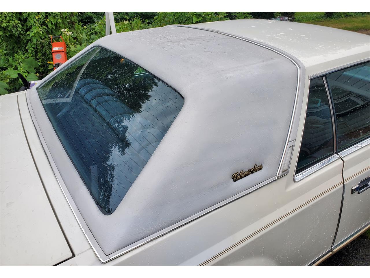 Lincoln-Continental-mark-v-1979-White-Blue-11