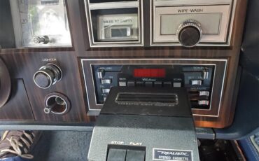 Lincoln-Continental-mark-v-1979-White-Blue-24