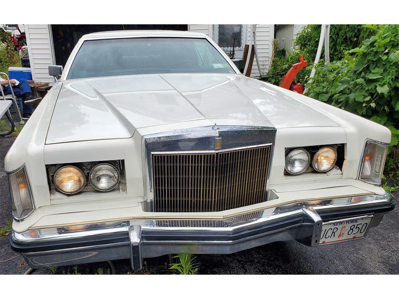 Lincoln-Continental-mark-v-1979-White-Blue-30