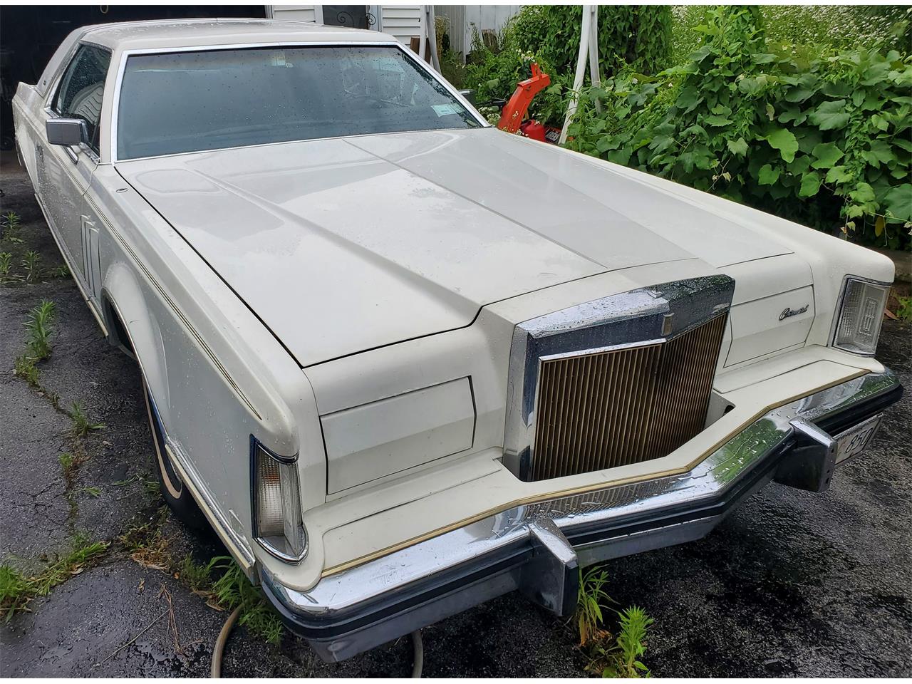 Lincoln-Continental-mark-v-1979-White-Blue-4