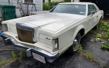 Lincoln-Continental-mark-v-1979-White-Blue-5