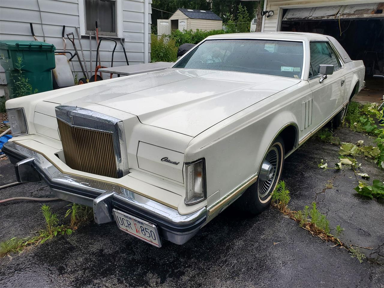 Lincoln-Continental-mark-v-1979-White-Blue-5