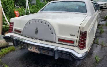 Lincoln-Continental-mark-v-1979-White-Blue-9