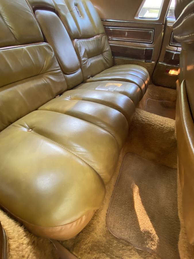 Lincoln-Continental-mark-vi-1980-custom-8