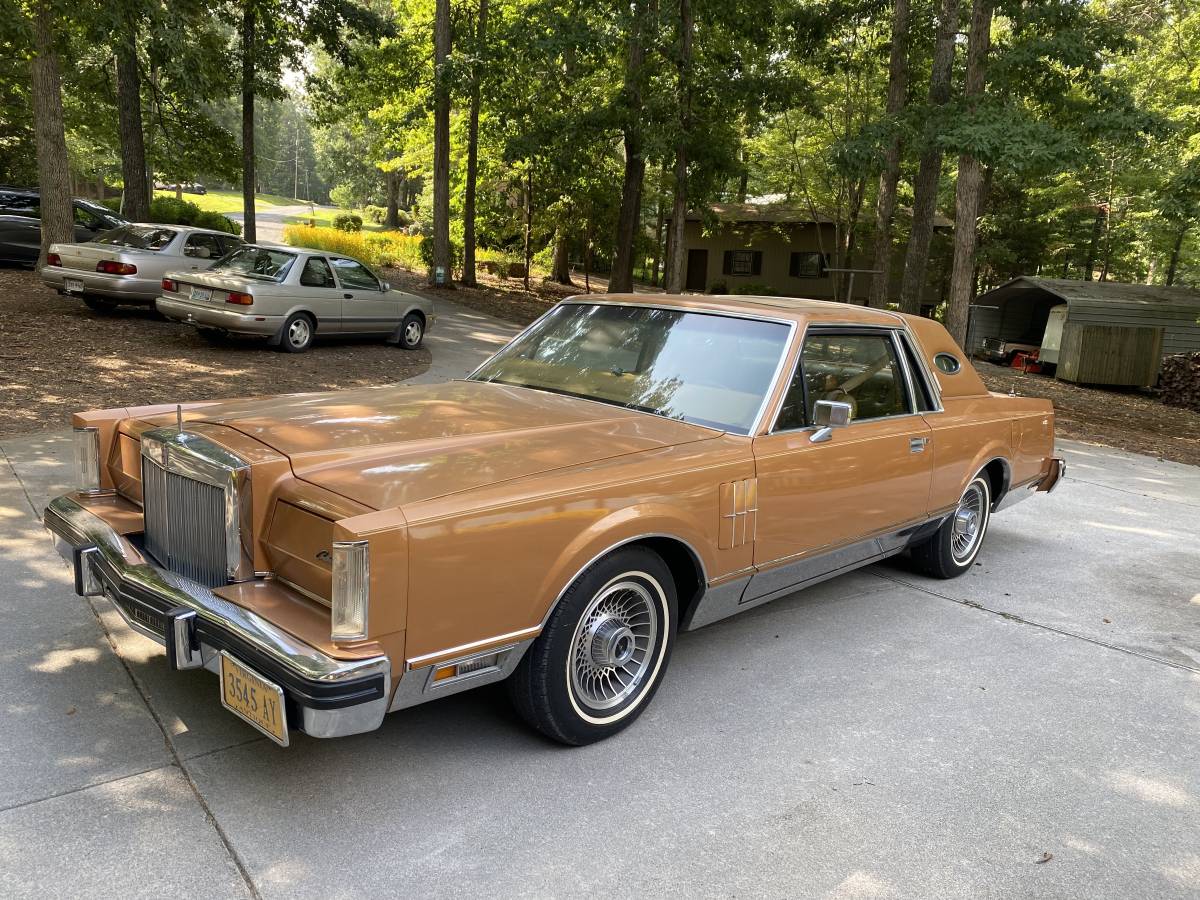 Lincoln-Continental-mark-vi-1980-custom