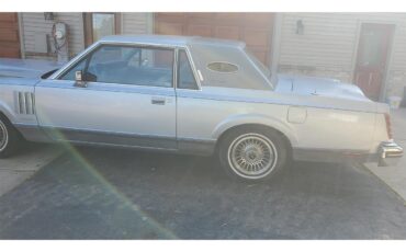 Lincoln-Continental-mark-vi-1983-Blue-Blue-3