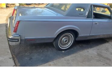 Lincoln-Continental-mark-vi-1983-Blue-Blue-9