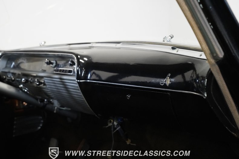 Lincoln-Cosmopolitan-1951-Black-Green-26