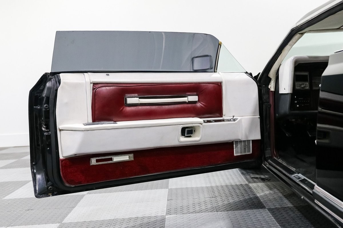 Lincoln-Mark-Series-1977-12
