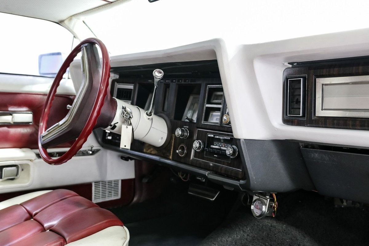 Lincoln-Mark-Series-1977-16
