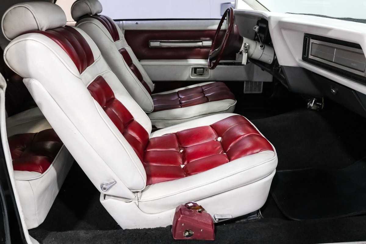 Lincoln-Mark-Series-1977-17