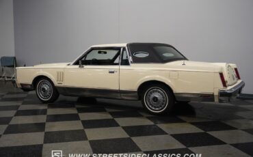 Lincoln-Mark-Series-1982-Coupe-10