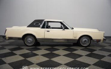 Lincoln-Mark-Series-1982-Coupe-17