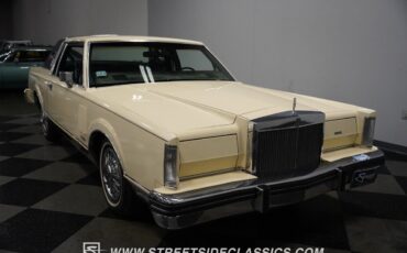 Lincoln-Mark-Series-1982-Coupe-20
