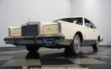 Lincoln-Mark-Series-1982-Coupe-25