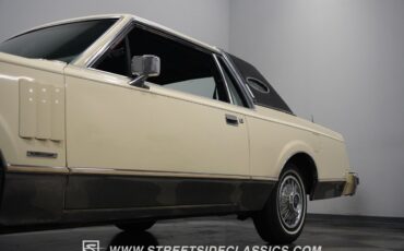 Lincoln-Mark-Series-1982-Coupe-26