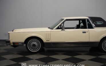 Lincoln-Mark-Series-1982-Coupe-27