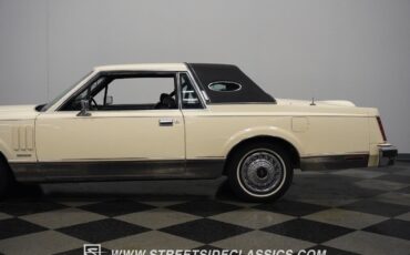 Lincoln-Mark-Series-1982-Coupe-28