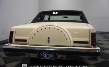 Lincoln-Mark-Series-1982-Coupe-31