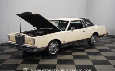 Lincoln-Mark-Series-1982-Coupe-36