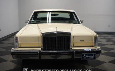Lincoln-Mark-Series-1982-Coupe-5