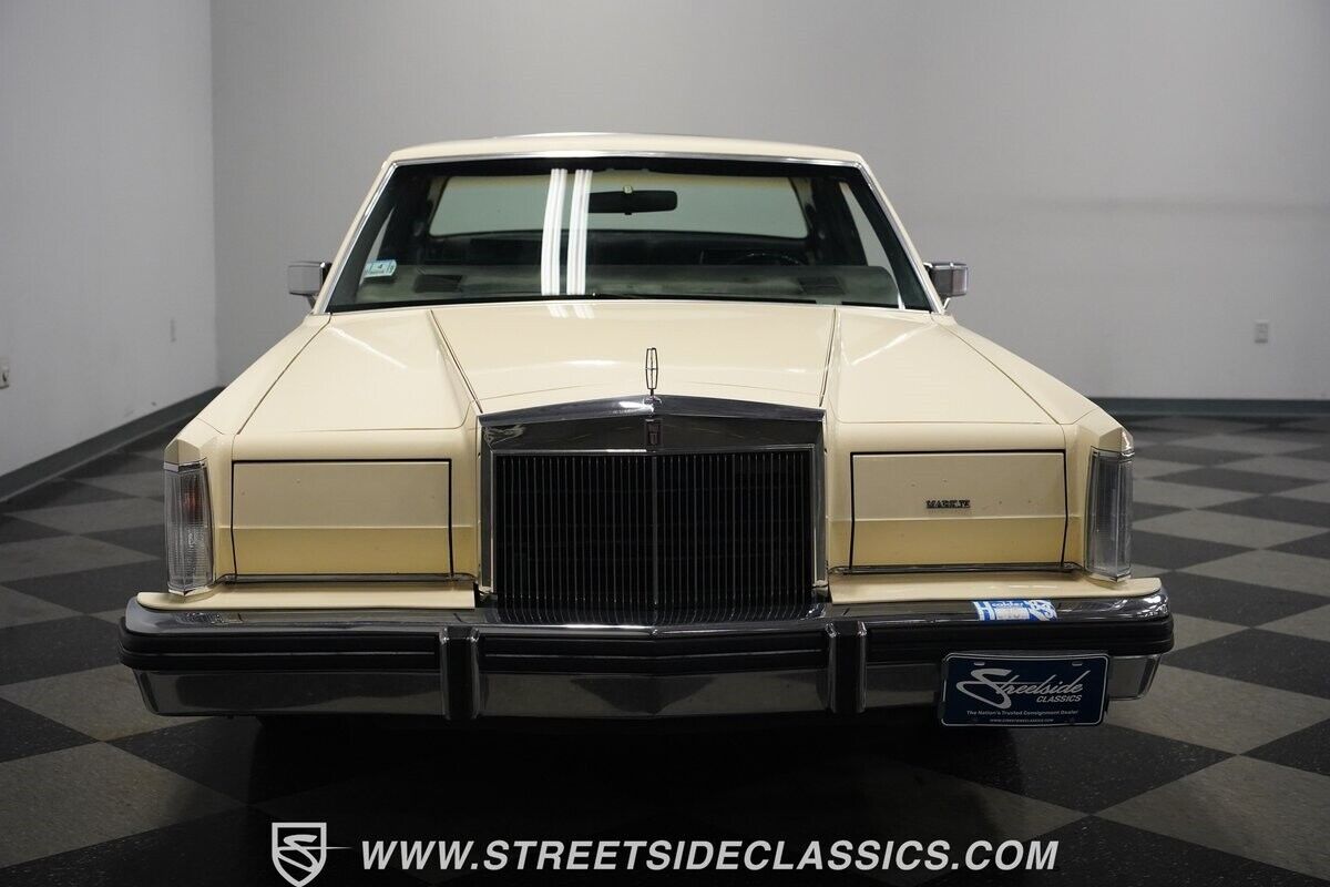 Lincoln-Mark-Series-1982-Coupe-5