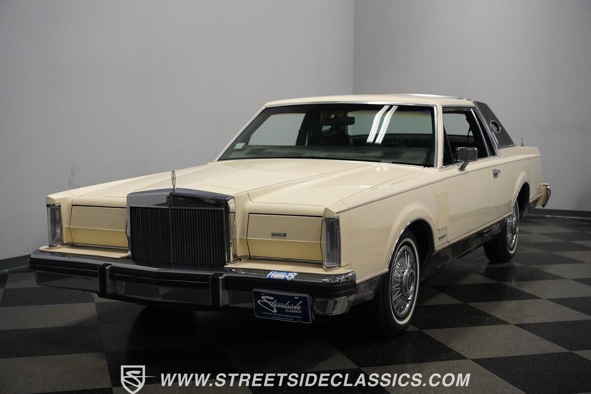 Lincoln-Mark-Series-1982-Coupe-6