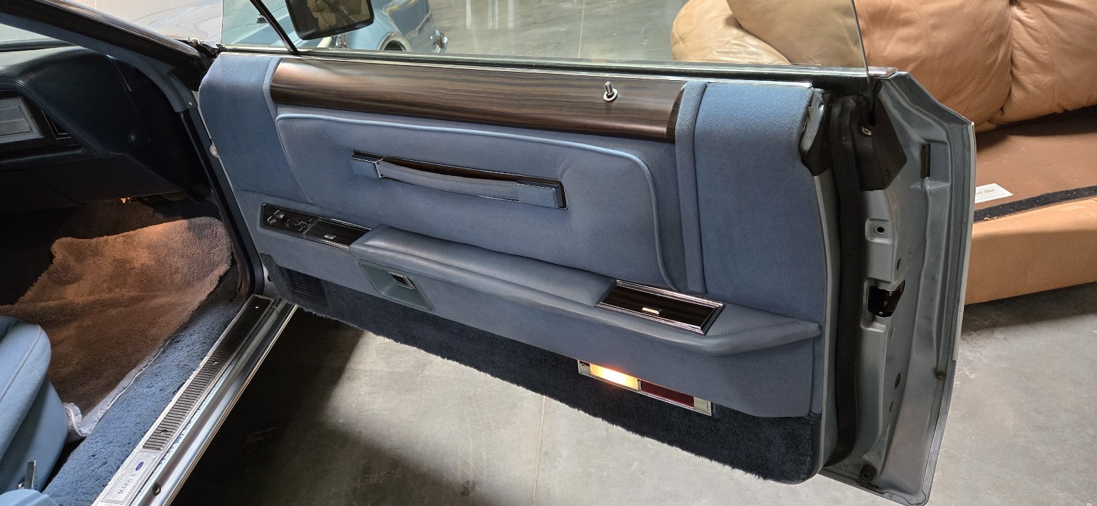 Lincoln-Mark-V-1978-11