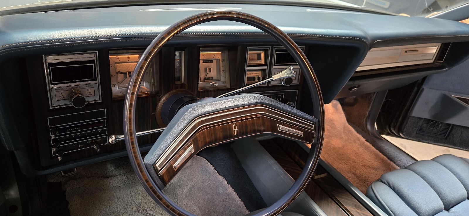 Lincoln-Mark-V-1978-14