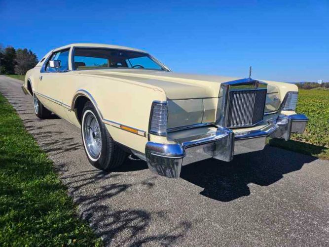 Lincoln-Mark-iv-1975-13