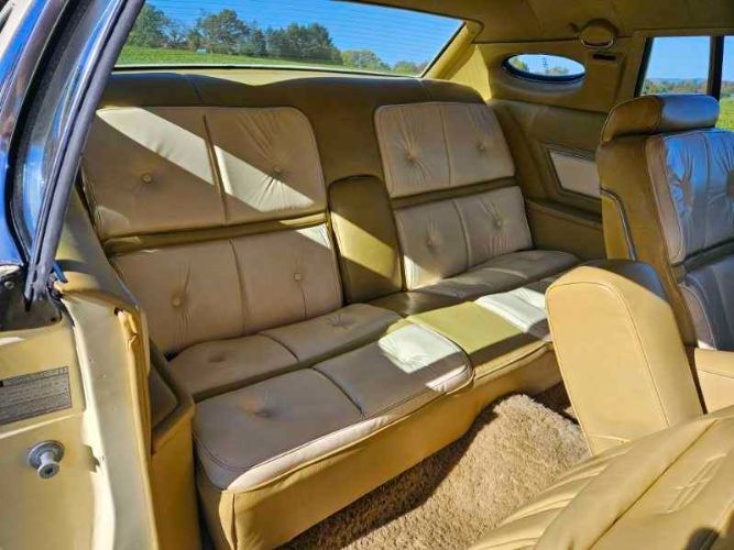 Lincoln-Mark-iv-1975-14