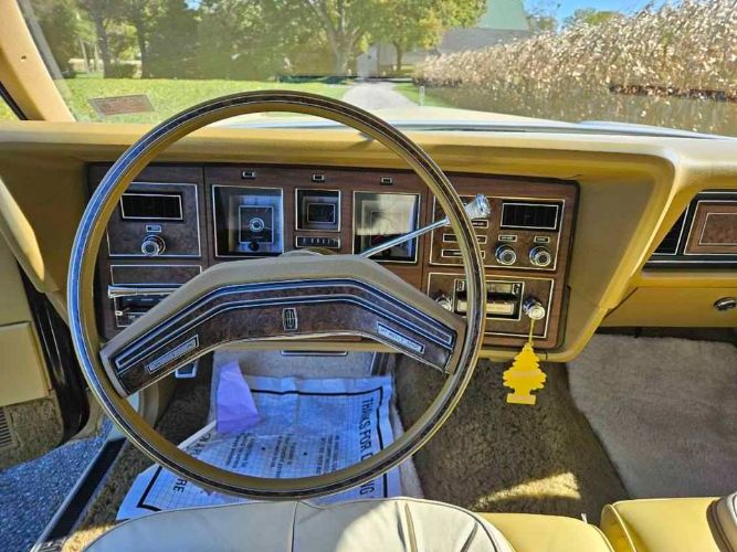 Lincoln-Mark-iv-1975-4