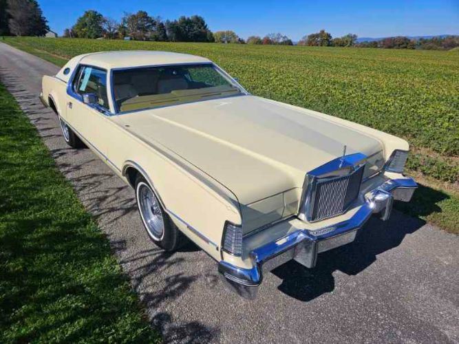 Lincoln-Mark-iv-1975