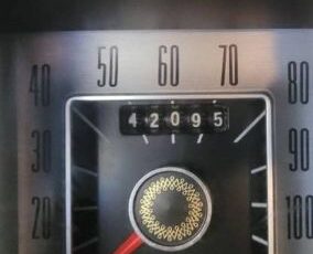 Lincoln-Mark-iv-1976-Triple-Black-3